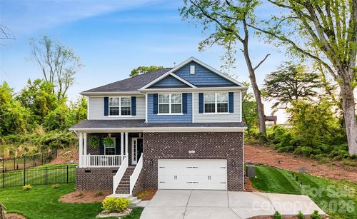 211 Macon Dr, Statesville, NC, 28625-8939 | Card Image