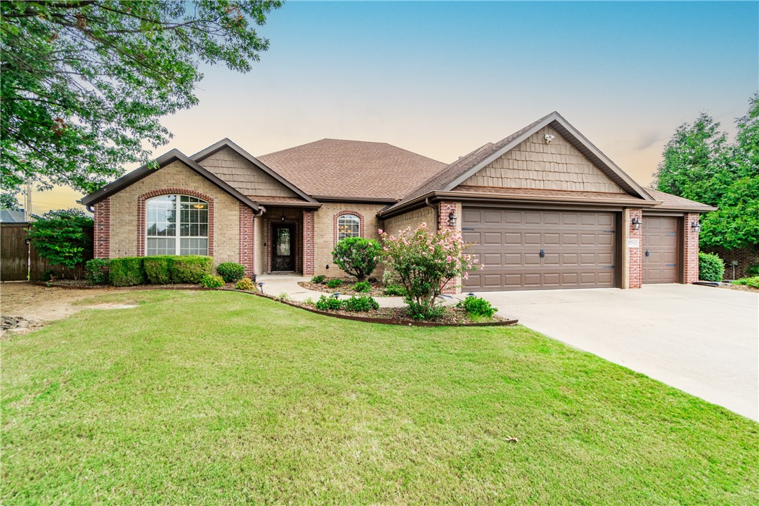 67th St, Cave Springs, AR 72718