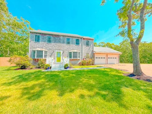 105 Whalers Walk, Edgartown, MA, 02539-7044 | Card Image