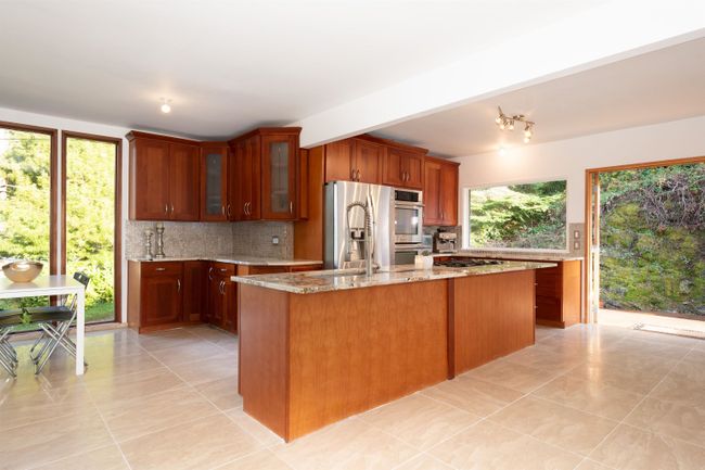 5744 Telegraph Trail, House other with 4 bedrooms, 3 bathrooms and 2 parking in West Vancouver BC | Image 15