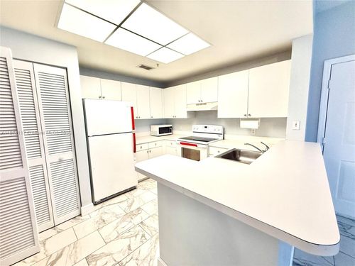 apt-127-2015 Se 10th Ave, Fort Lauderdale, FL, 33316-4517 | Card Image