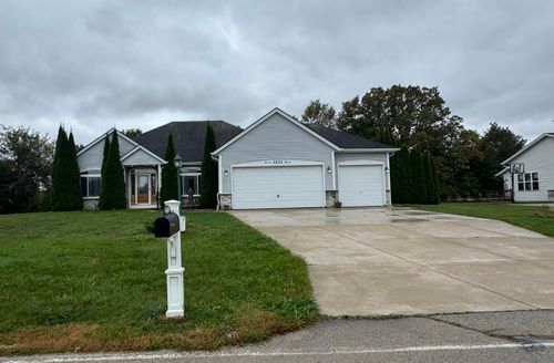 3231 E Lindy Ln, Oak Creek, WI, 53154-6542 | Card Image