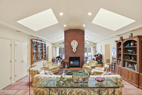 2 St Andrews Ct, Lenox, MA, 01240-2739 | Card Image