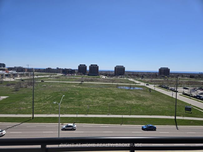 620 - 128 Grovewood Common, Condo with 2 bedrooms, 1 bathrooms and null parking in Oakville ON | Image 11