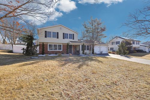 52 Brookfield Ln, South Setauket, NY, 11720-1410 | Card Image