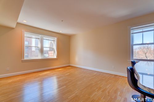 4a-629 Chapel St, New Haven, CT, 06511-6914 | Card Image