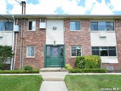 4A - 2393 Union Boulevard, Home with 1 bedrooms, 1 bathrooms and null parking in Islip NY | Image 3