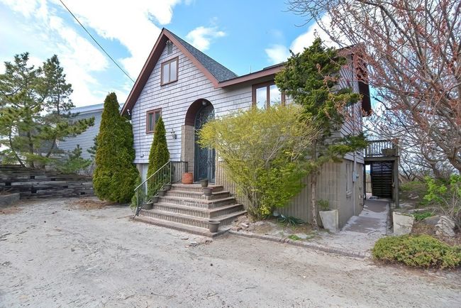 18 Bungalow Rd, House other with 5 bedrooms, 3 bathrooms and 4 parking in Gloucester MA | Image 6