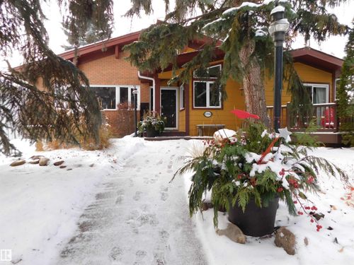 {{alt}} | Card Image