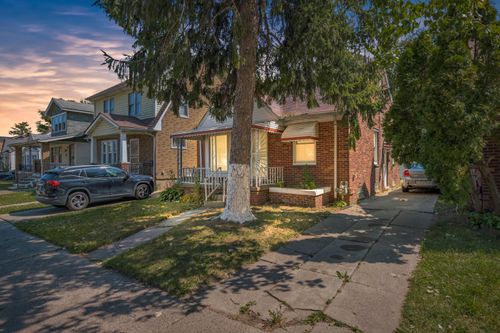 11090 Saint Patrick St, Detroit, MI, 48205-3714 | Card Image