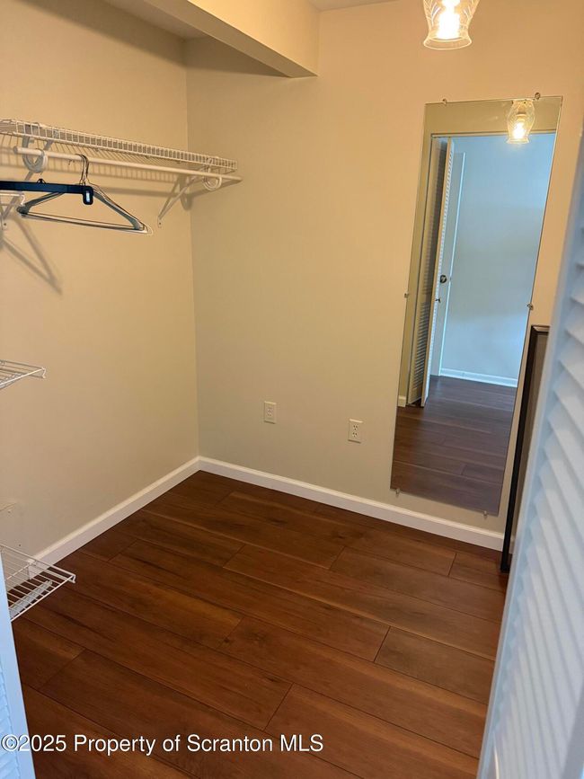 Closet | Image 12