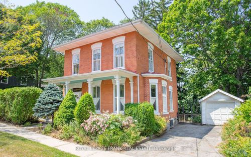 {{alt}} | Card Image