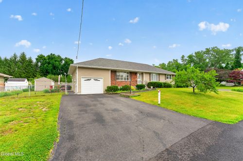 4 Marietta Dr, Colonie, NY, 12205-1312 | Card Image