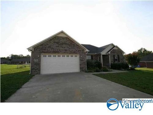 27797 Gretta Cir, Ardmore, AL, 35739-8566 | Card Image