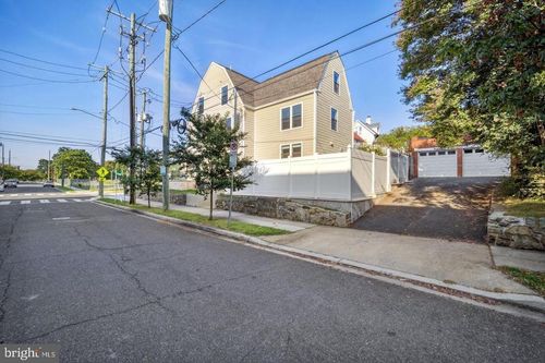 901 Lawrence St Ne, WASHINGTON, DC, 20017-3520 | Card Image