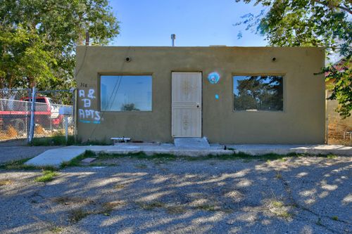 318 Wisconsin St Ne, Albuquerque, NM, 87108-2536 | Card Image