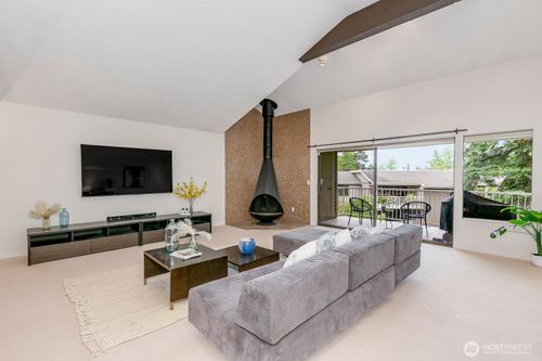 6367 Sand Point Way Ne, Seattle, WA, 98115-7914 | Card Image