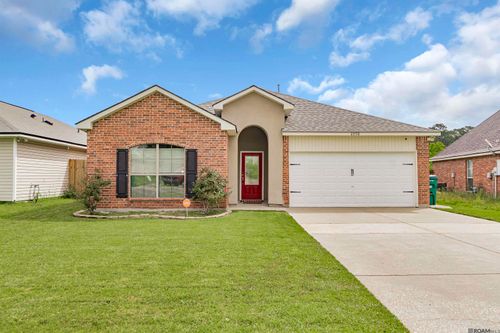 23592 Country Manor Ave, Denham Springs, LA, 70726-6884 | Card Image