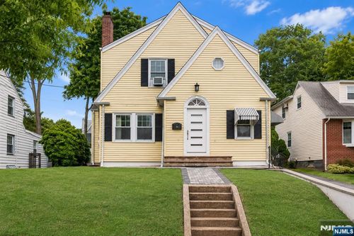 874 Elm Ave, River Edge, NJ, 07661-1602 | Card Image