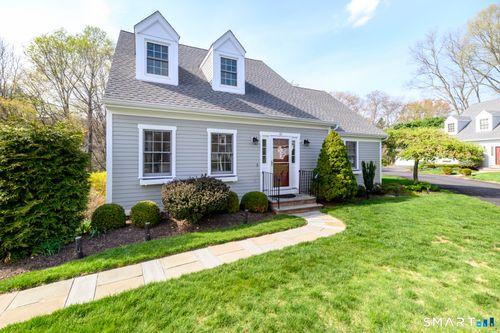 121-121 Crosby St, Fairfield, CT, 06825-1072 | Card Image