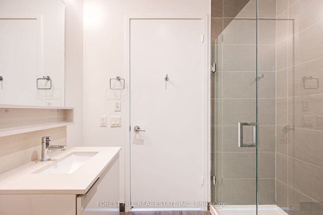 1506 - 5 Buttermill Ave, Condo with 2 bedrooms, 2 bathrooms and 1 parking in Vaughan ON | Image 4