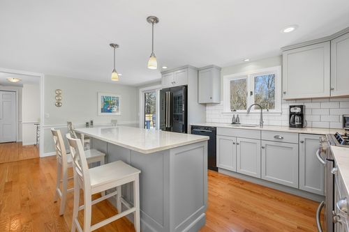10 Park Ln, Brewster, MA, 02631-1742 | Card Image
