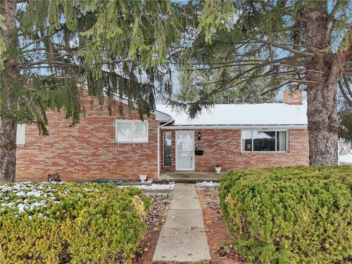 1804 Iowa Ave, West Mifflin, PA, 15122-3934 | Card Image