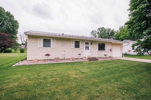15 State St, Neillsville, WI, 54456-2130 | Card Image