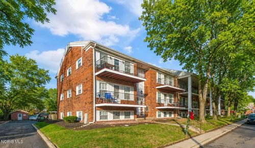 unit-72x-3217 Glanzman Rd, Toledo, OH, 43614-3813 | Card Image