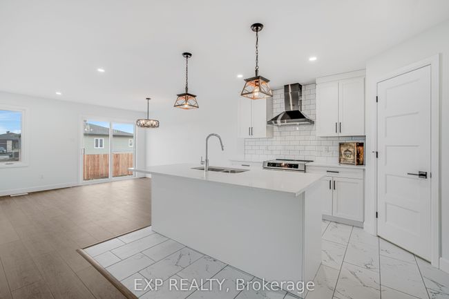 341 Hazel Cres, House attached with 3 bedrooms, 3 bathrooms and 2 parking in Limoges ON | Image 6