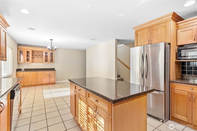 Kitchen with dining area | Image 16