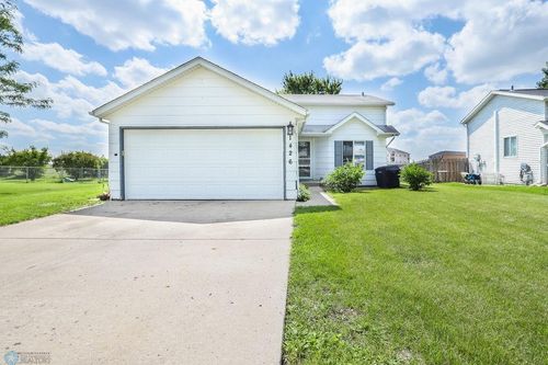 1426 11th St W, West Fargo, ND, 58078-3211 | Card Image