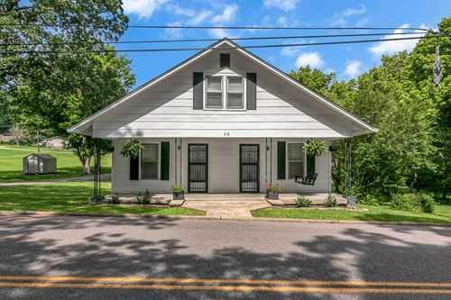 218 Oliver St, Paris, TN, 38242-5703 | Card Image