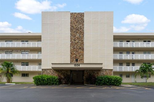 apt-301-1024 Se 3rd Ave, Dania Beach, FL, 33004-5210 | Card Image
