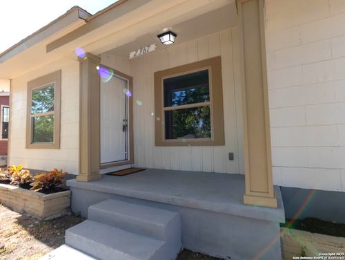 2367 Burnet St, San Antonio, TX, 78202-2606 | Card Image