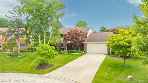 6247 Carpathian Ct, West Bloomfield, MI, 48324-1303 | Card Image
