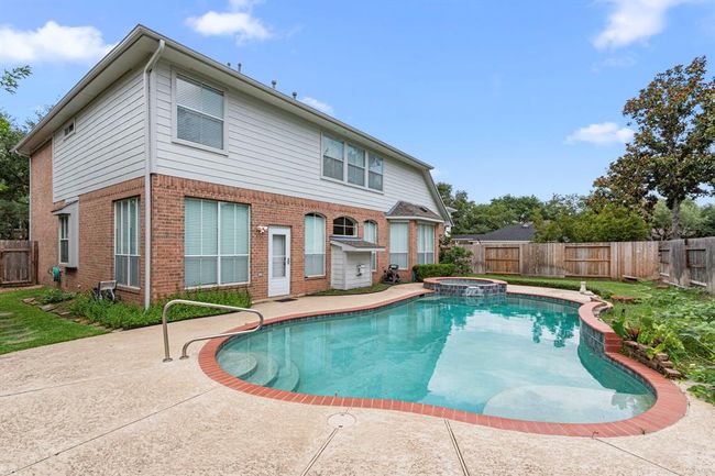 1807 Rustic Hills Ct, House other with 5 bedrooms, 4 bathrooms and 2 parking in Sugar Land TX | Image 37