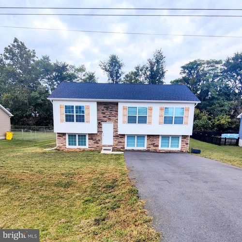 714 Wendover Dr, BUNKER HILL, WV, 25413-4287 | Card Image