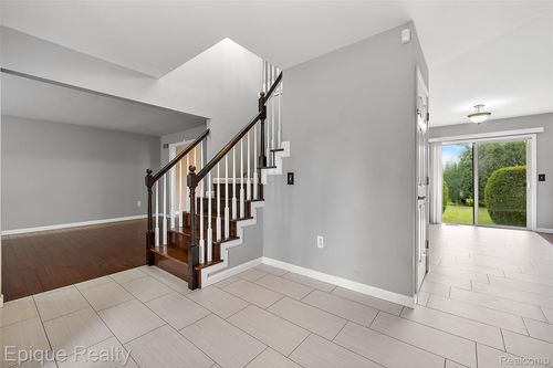 22480 Streamside Dr, Macomb, MI, 48044-3735 | Card Image