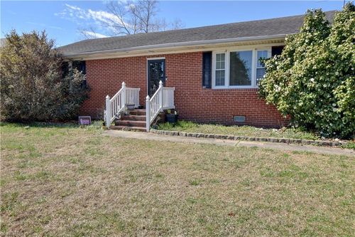 44 N Court St, Windsor, VA, 23487-9628 | Card Image