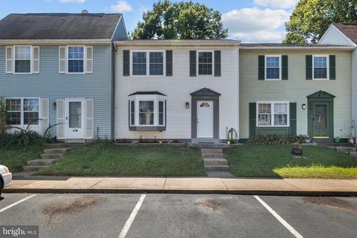 8529 Englewood Ct, MANASSAS PARK, VA, 20111-2368 | Card Image