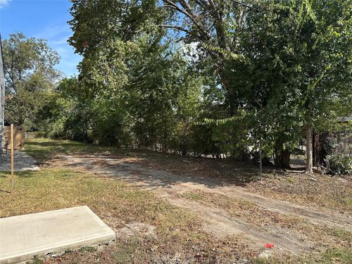 2326 Wavell St, Houston, TX, 77088-4630 | Card Image