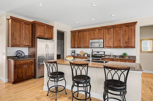 50 Halfmoon Ln, Williston, VT, 05495-7946 | Card Image