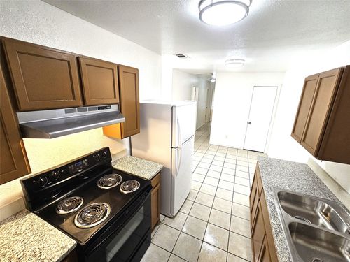 2837 Avenue J, Fort Worth, TX, 76105-3044 | Card Image