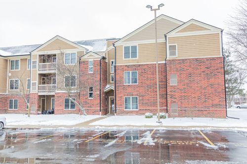 apt-112-120 Glengarry Dr, Bloomingdale, IL, 60108-2313 | Card Image