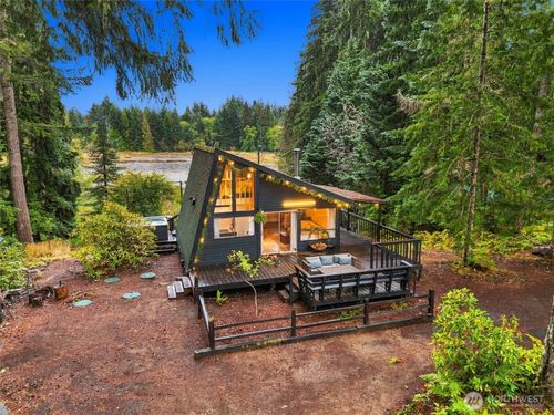 1500 E Timberlake East Dr, Shelton, WA, 98584-7925 | Card Image