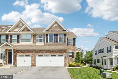 365 Pennycress Rd, ALLENTOWN, PA, 18104-9269 | Card Image