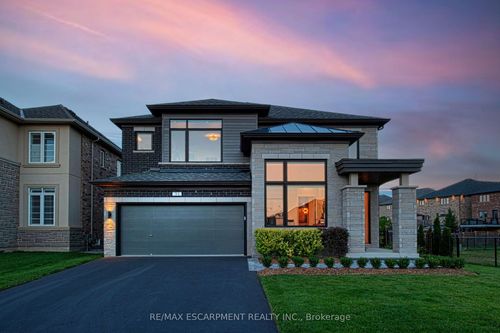 31 Robarts Dr, Ancaster, ON, L9K0H5 | Card Image