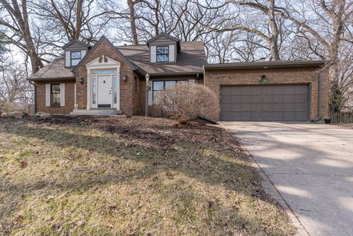 22 Wildwood Trl, Bettendorf, IA, 52722-3871 | Card Image