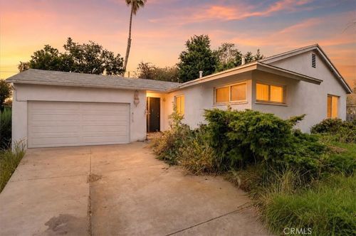 674 Capital St, Costa Mesa, CA, 92627-2502 | Card Image